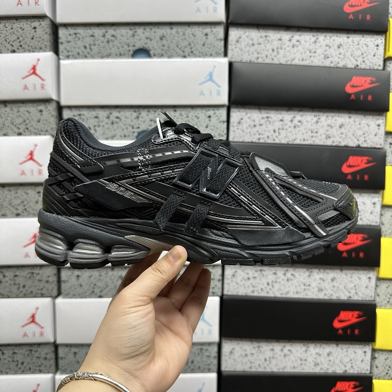 New Balance 1906 Sneakers