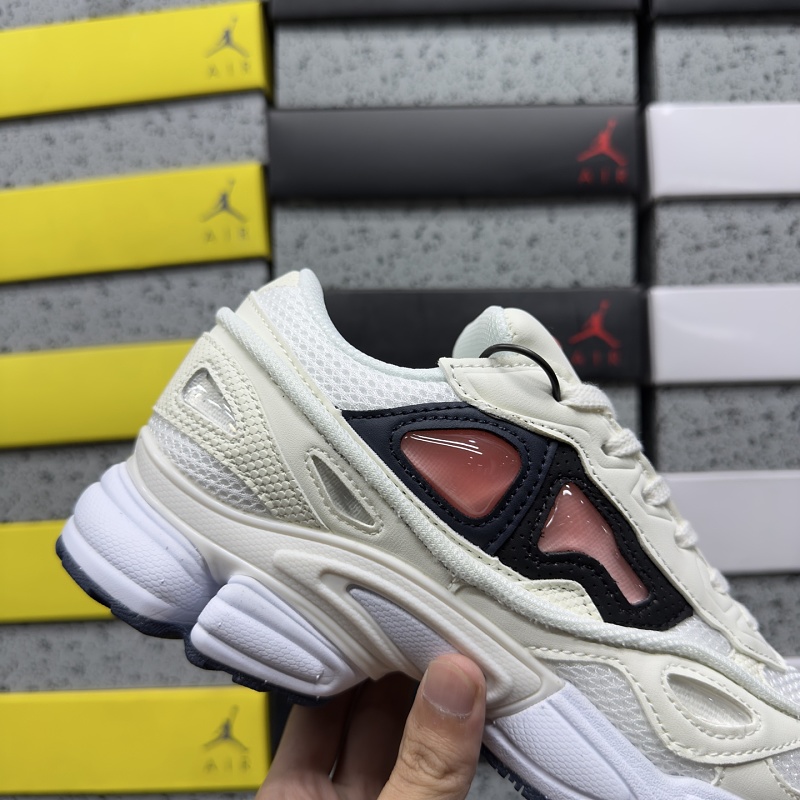 Raf Simons Response Trail · 6