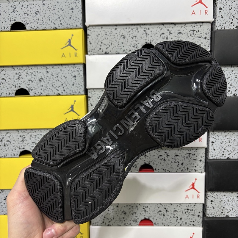 Triple S 2 4497 · 5