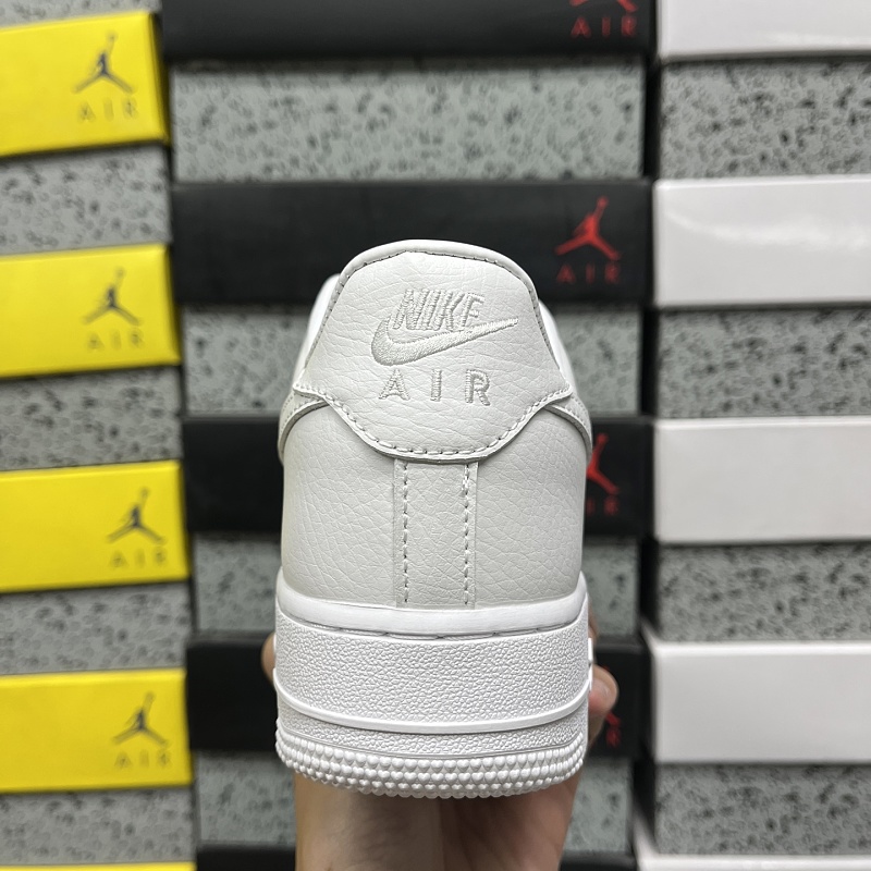 Air Force 1 · 3