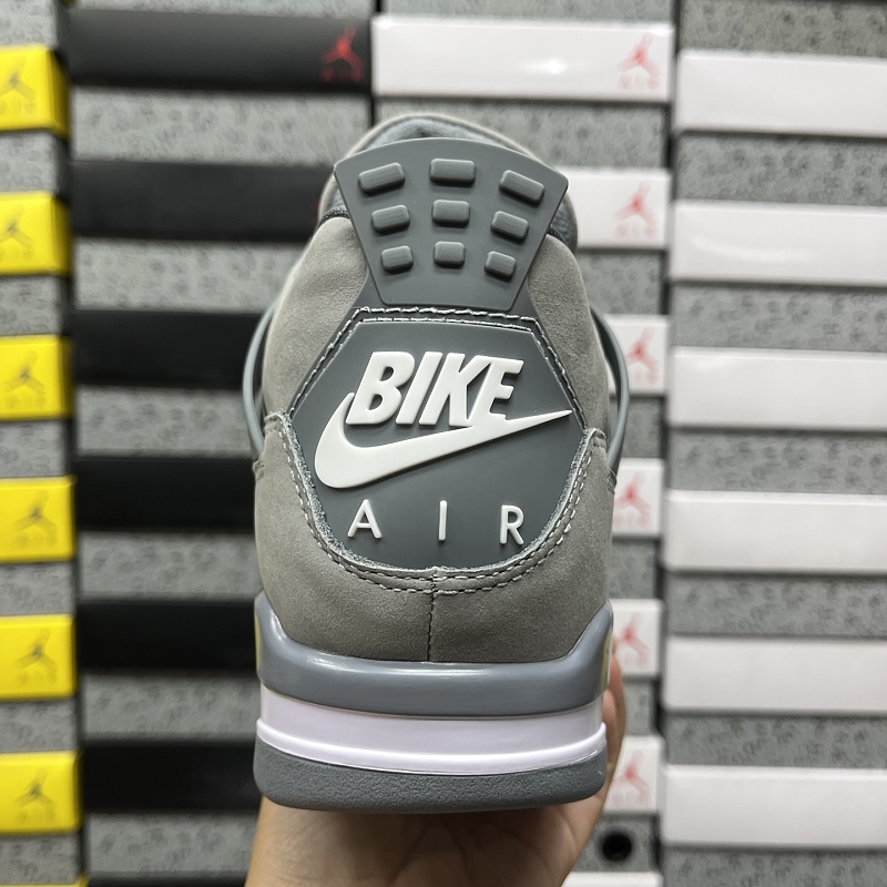 Jordan 4 Sneakers 3