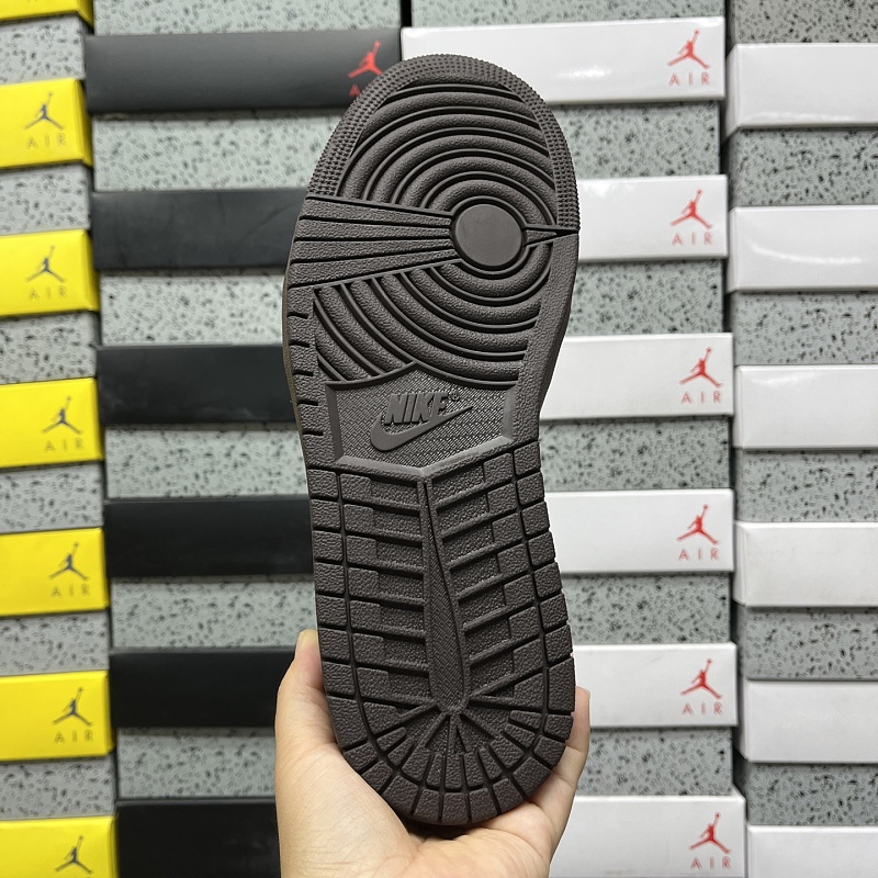 Jordan 1 Sneakers 4