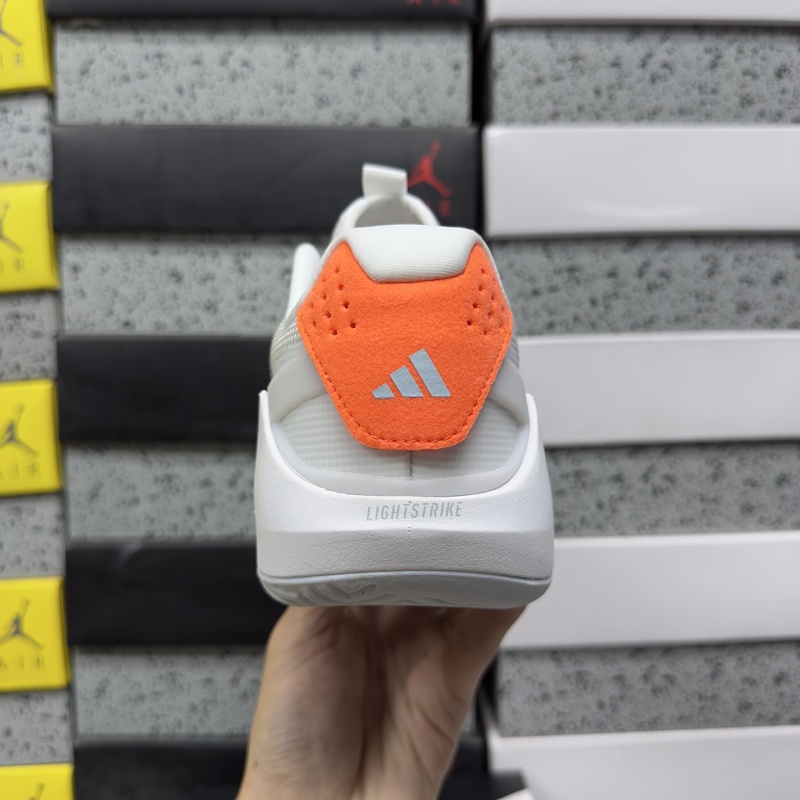 Adizero Ubersonic 5 M 2
