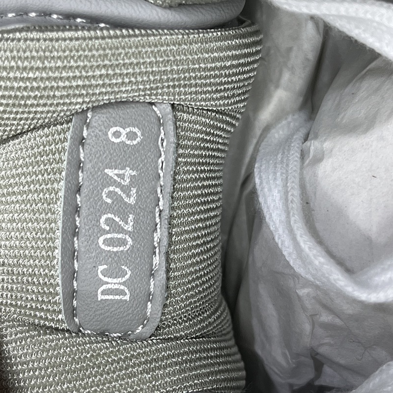 Dior B27 Sneakers · White Gray 3