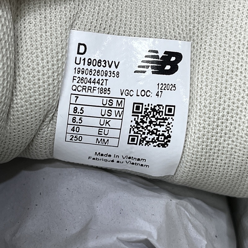 New Balance 1906 Sneakers