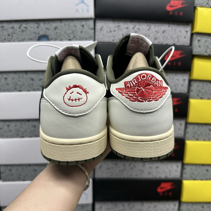 Jordan 1 Sneakers
