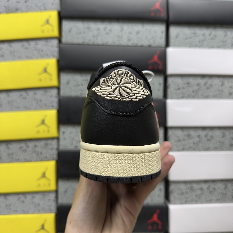 Travis Scott Reverse Swoosh Sneaker 3