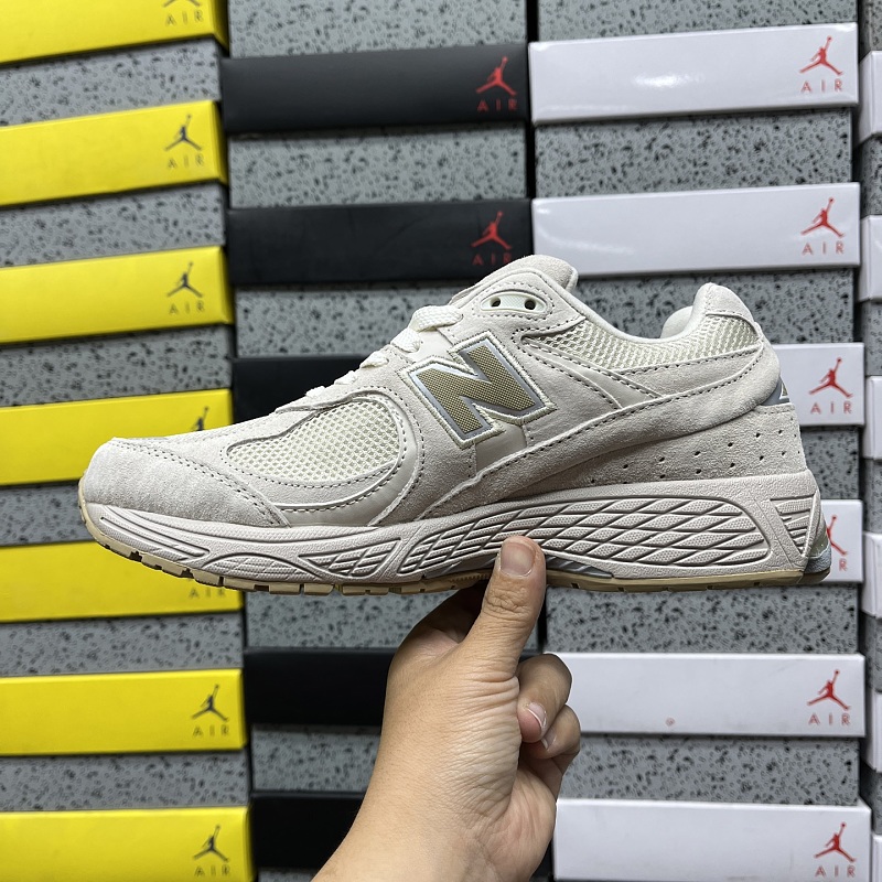 New Balance 2002 Sneakers · 2