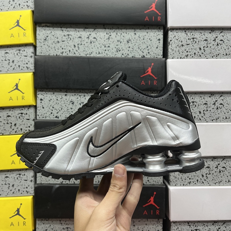 Shox R4 · 3