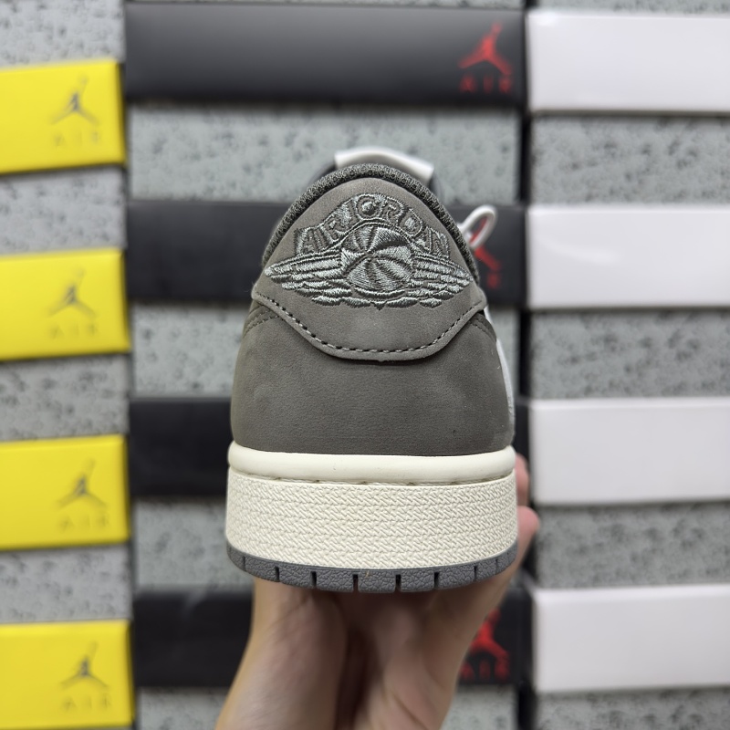 Travis Scott Reverse Swoosh Sneaker 3