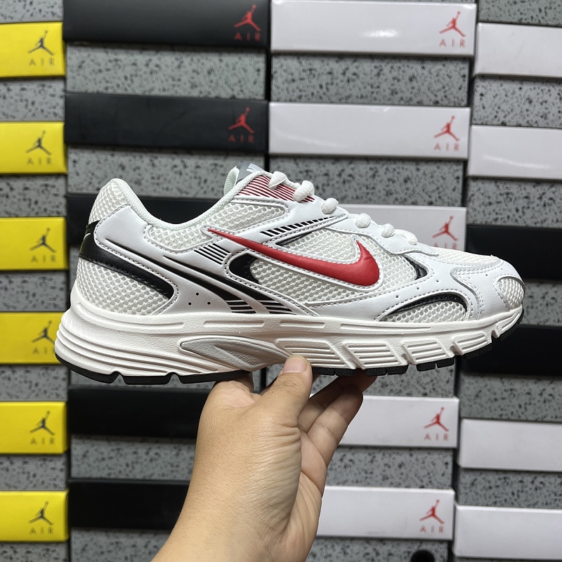 Nike Vomero 10