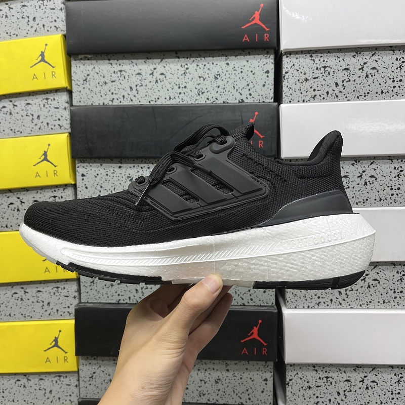 Ultraboost Light 5