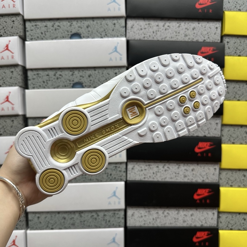 Shox R4 · 2