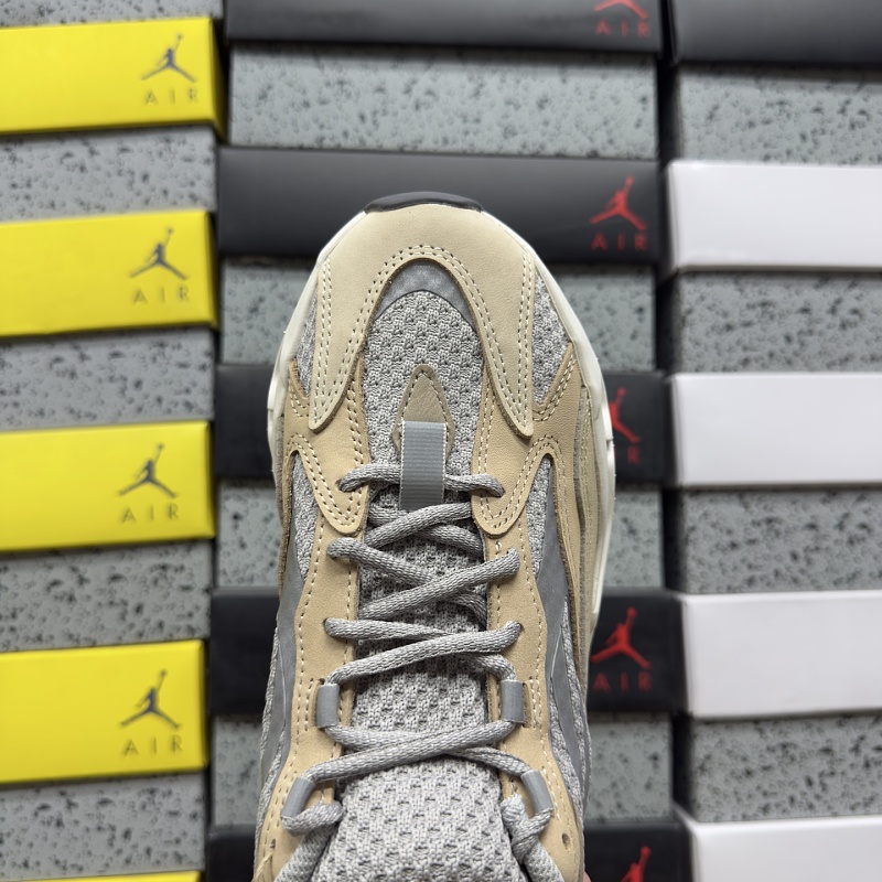 Yeezy 700v2 5