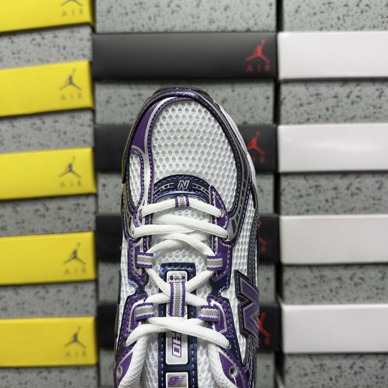 New Balance 740 Sneakers · 5