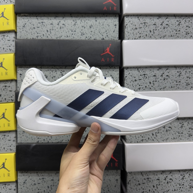Adizero Ubersonic 5 M 8