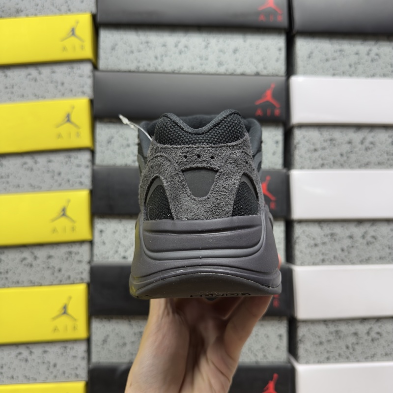 Yeezy 700v2 2