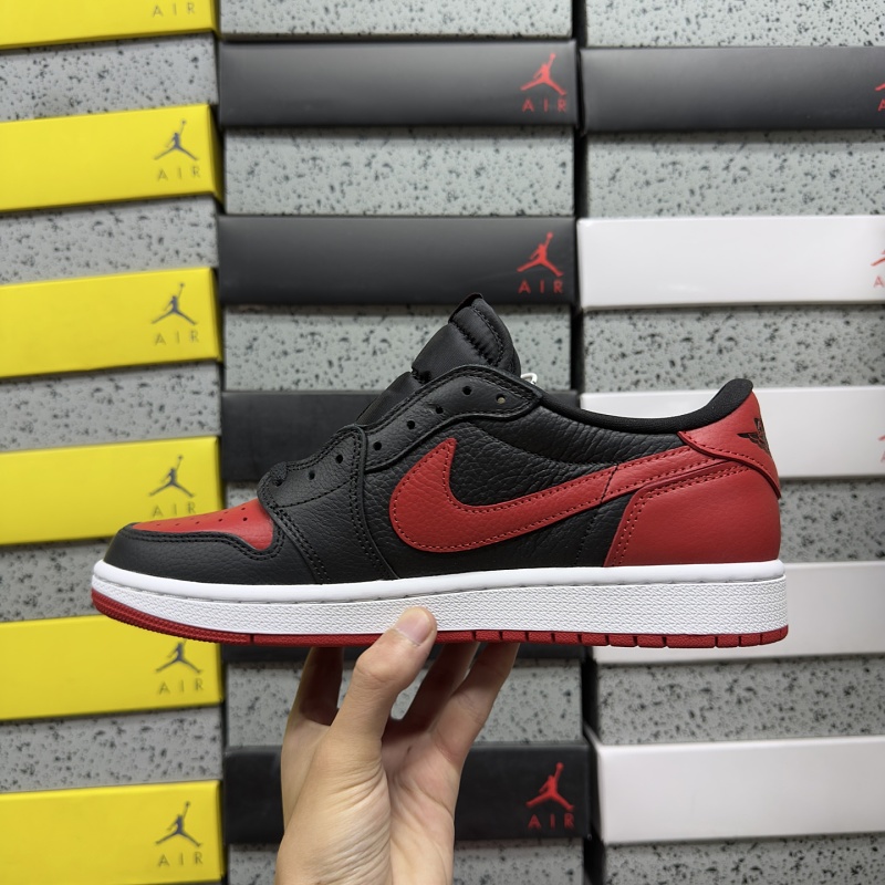 Travis Scott Reverse Swoosh Sneaker 3