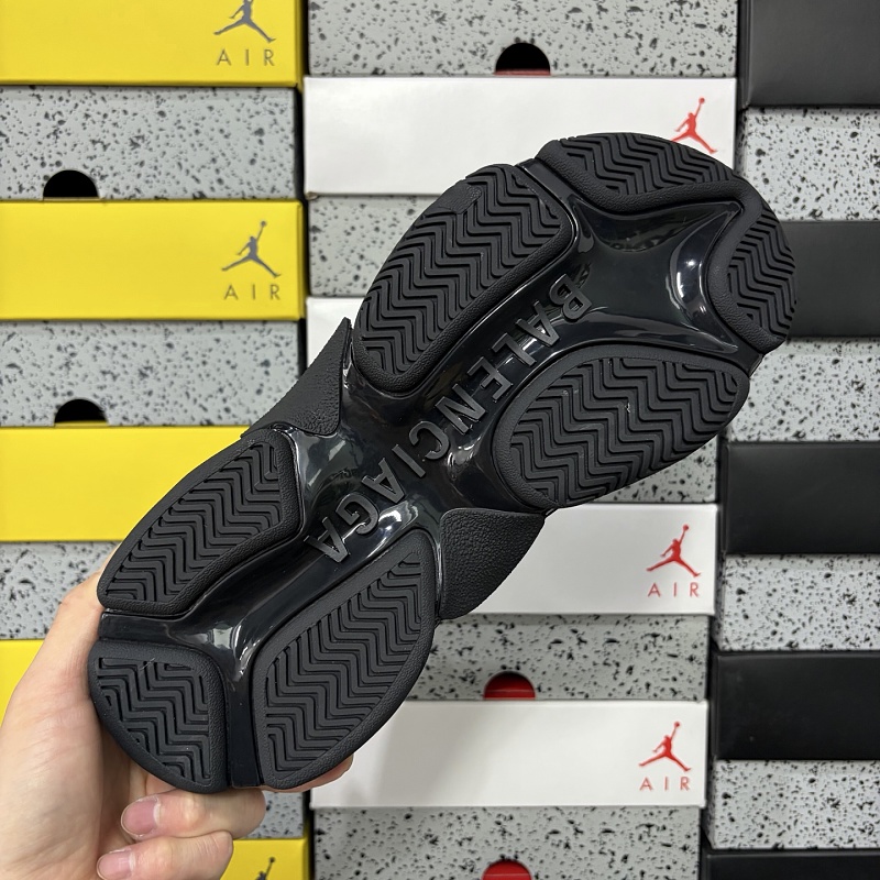 Triple S 1090 · 6