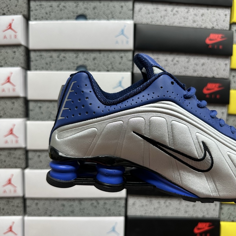 Shox R4 · 5