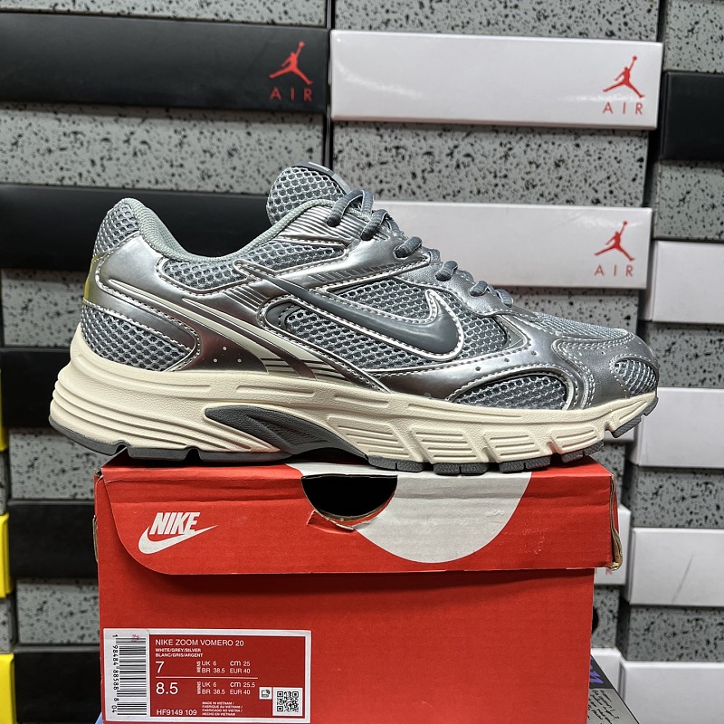 Nike Vomero 9