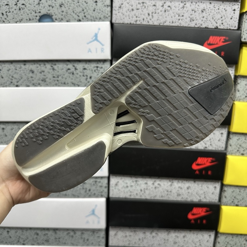 Adizero Adios 4M 2