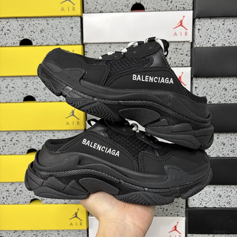 Triple S 1000 · 2