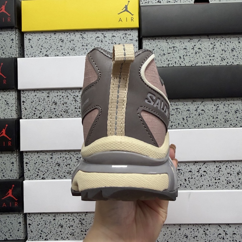 Salomon XT-6 Sneakers Vanilla
