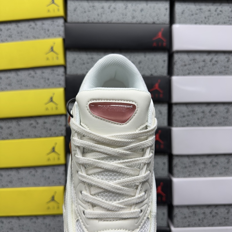 Raf Simons Response Trail · 4