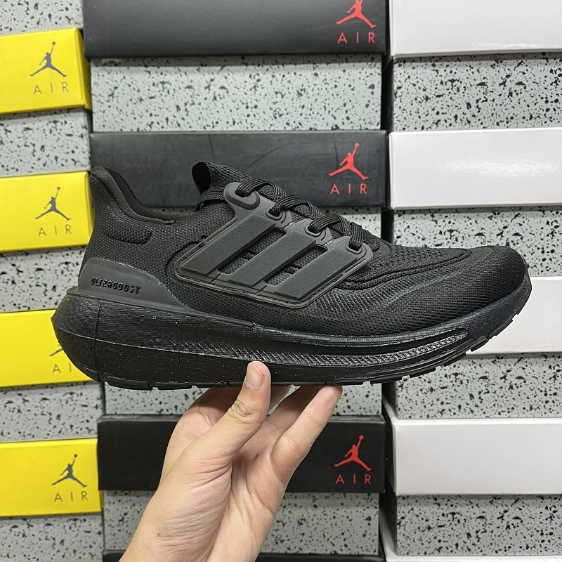 Ultraboost Light 10