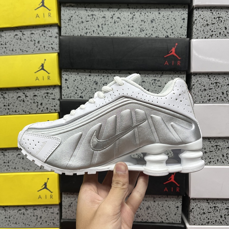 Shox R4 · 3