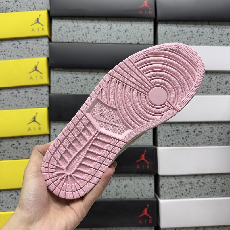 Travis Scott Reverse Swoosh Sneakers · 2