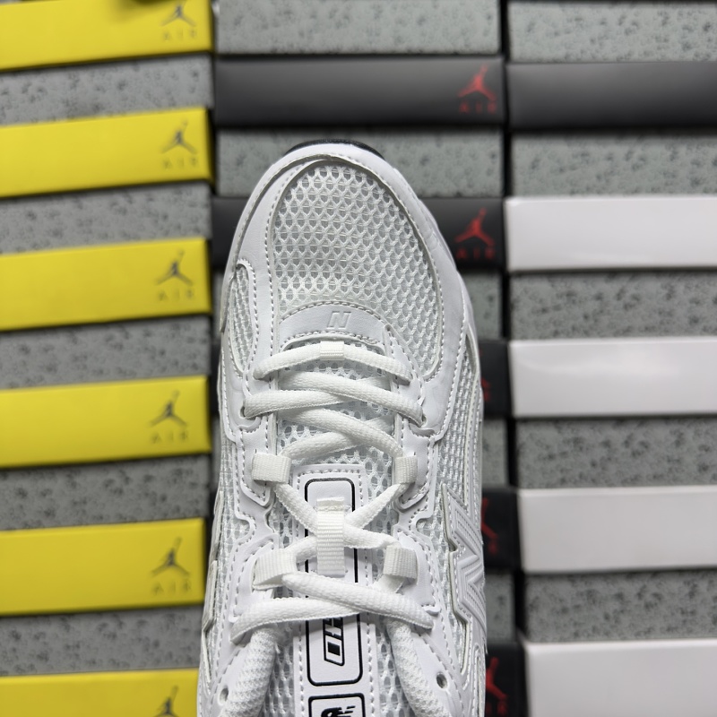 New Balance 740 Sneakers · 5