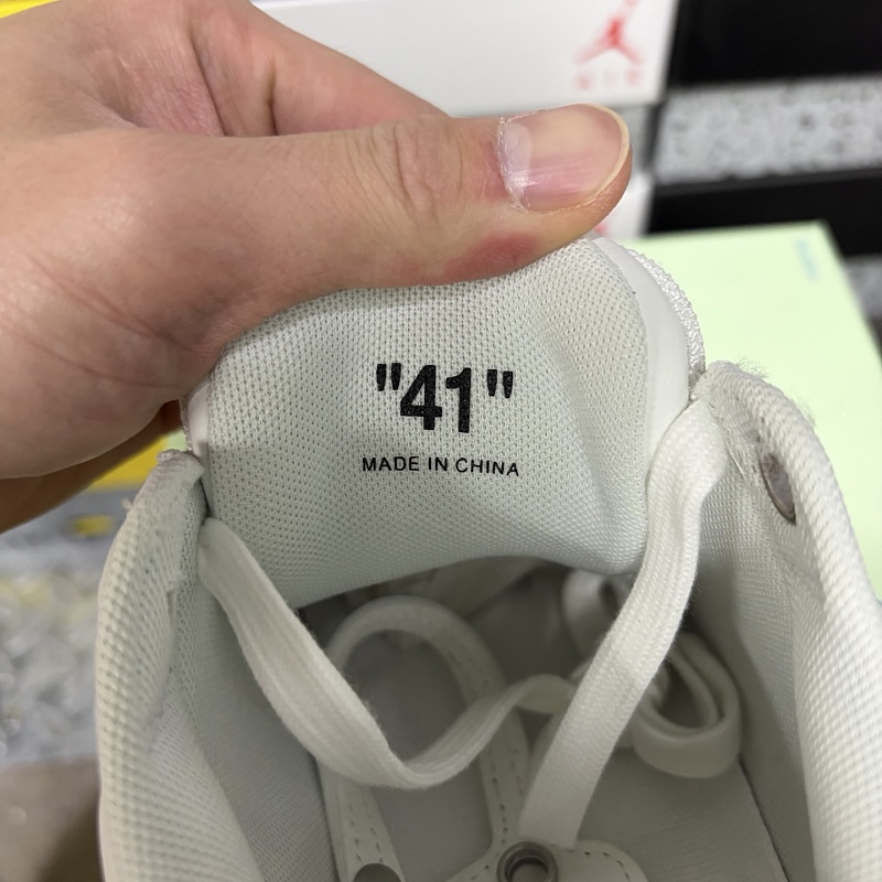 Off-white S23lea00 30136 · 2