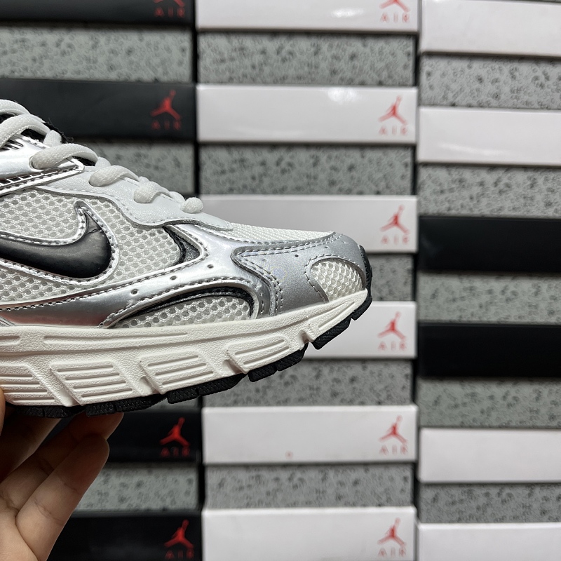Nike Vomero 8