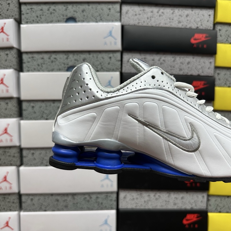 Shox R4 · 5