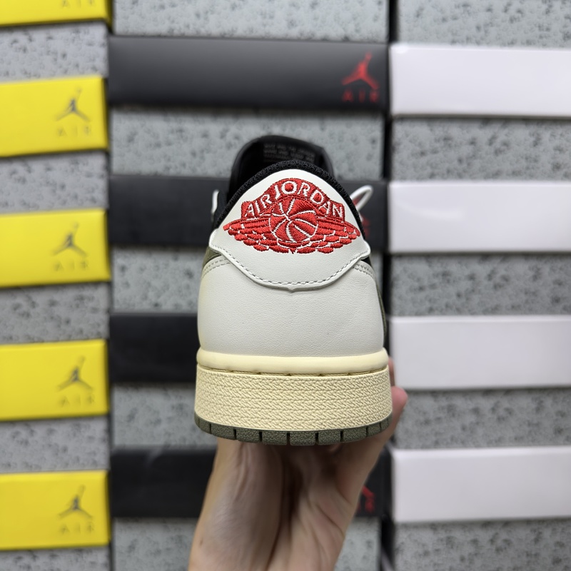 Travis Scott Reverse Swoosh Sneakers 3