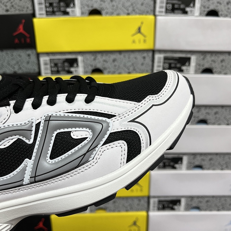Dior B30 Sneakers · White Black 6