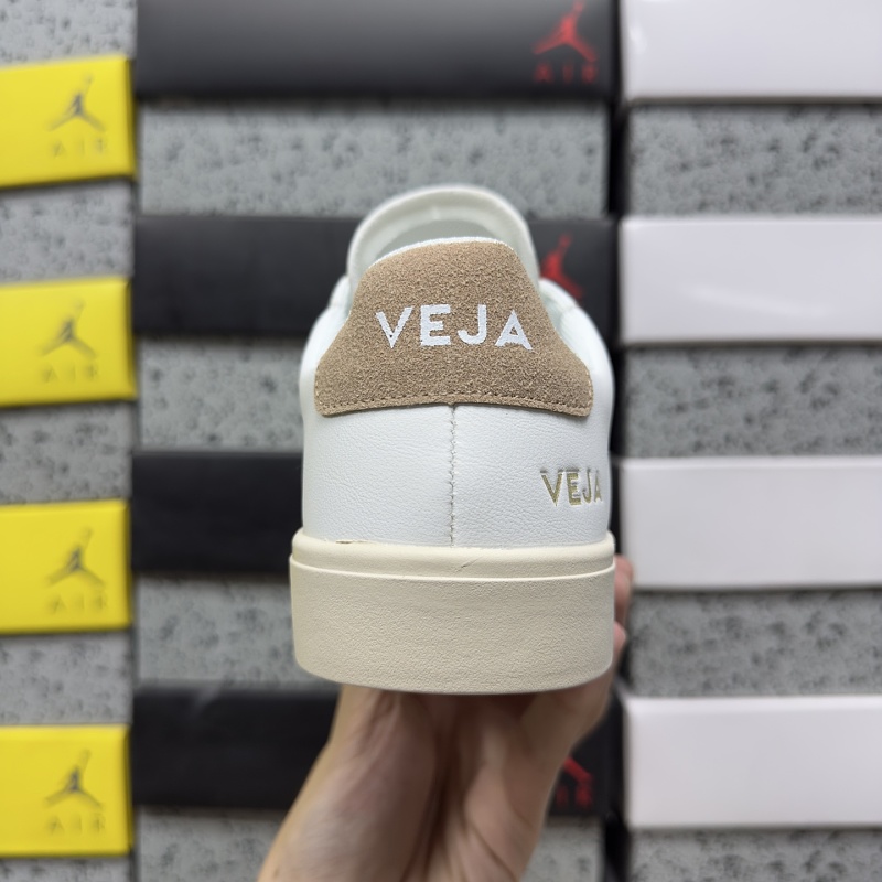 Veja Leather Extra Sneakers Cp0502920b · 2