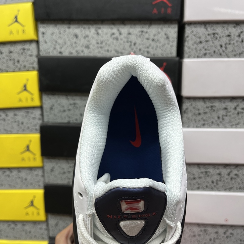 Shox R4 · 5