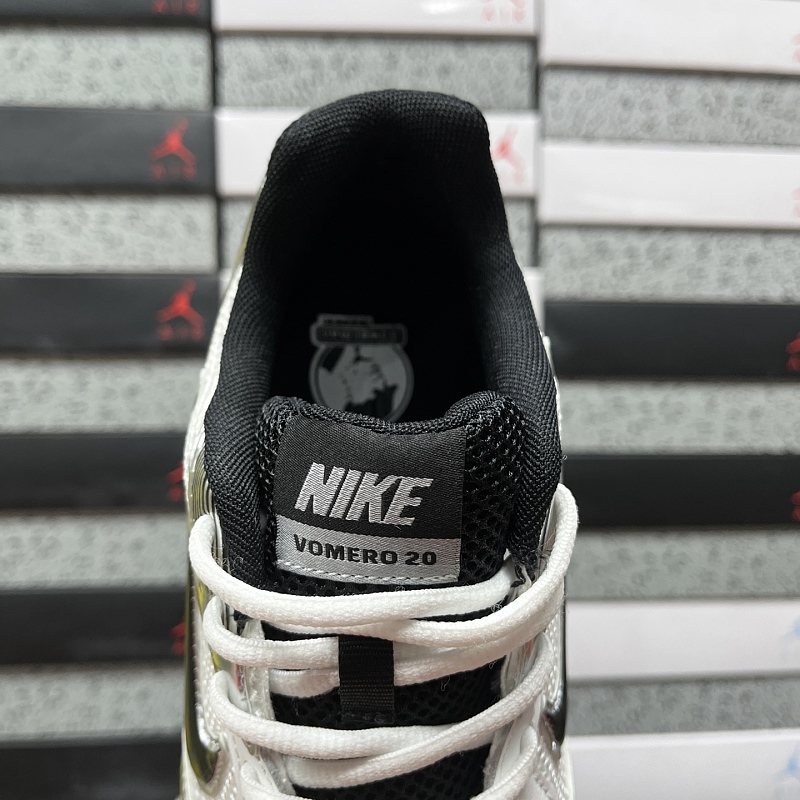 Nike Vomero 5
