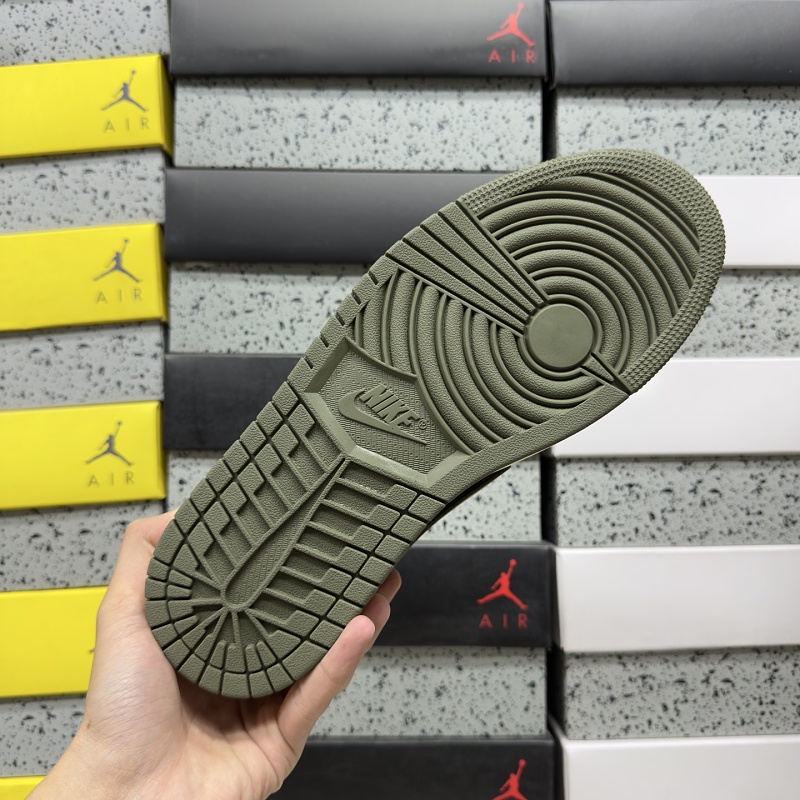 Travis Scott Reverse Swoosh Sneaker 2