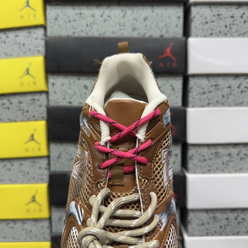New Balance 530 · Distressed Brown 4