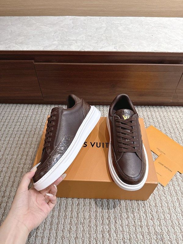 Trainer 52 · 6