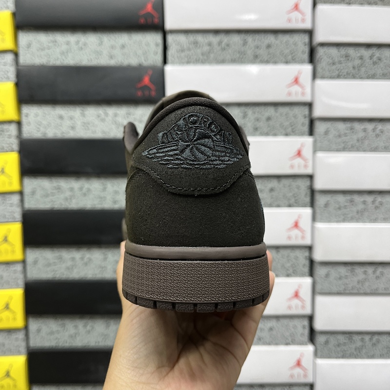 Jordan 1 Sneakers 3