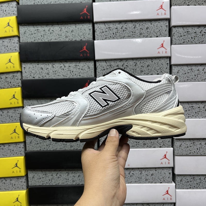 New Balance 530 Sneakers 2
