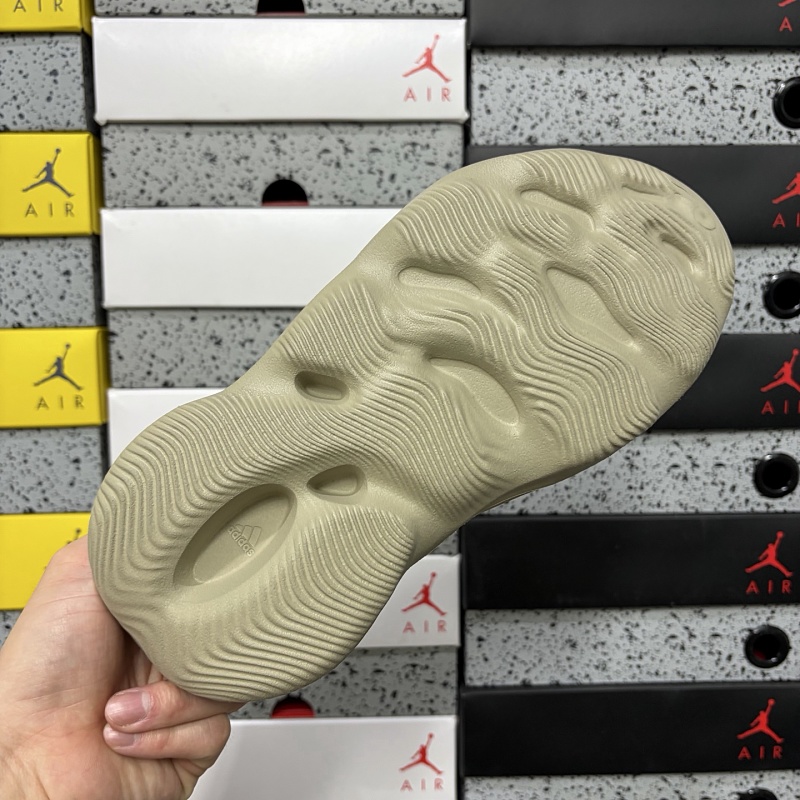 Foam Rnnr · 3