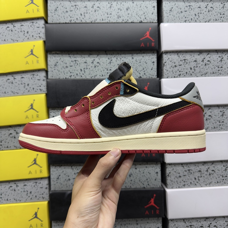 Jordan 1 Sneakers 3