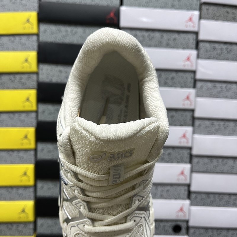 Asics Sneakers · 5