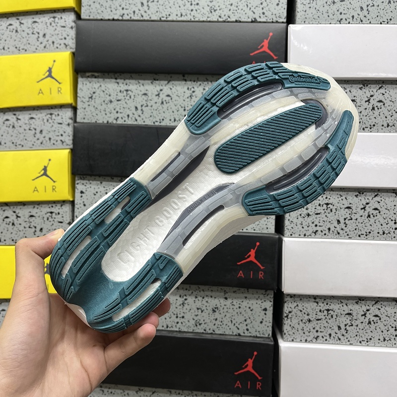 Ultraboost Light